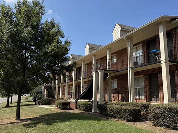 Crestline Court