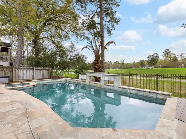 2807 S Logrun Cir, Spring, TX 77380