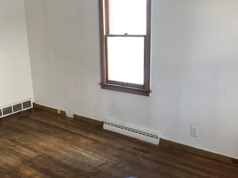 539 Elm St — Photo 5