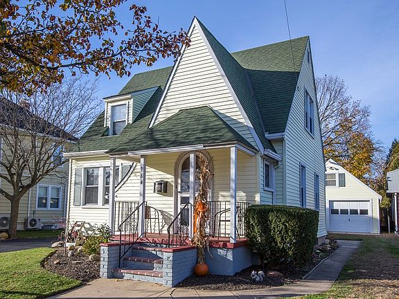 2nd image of 164 1st St