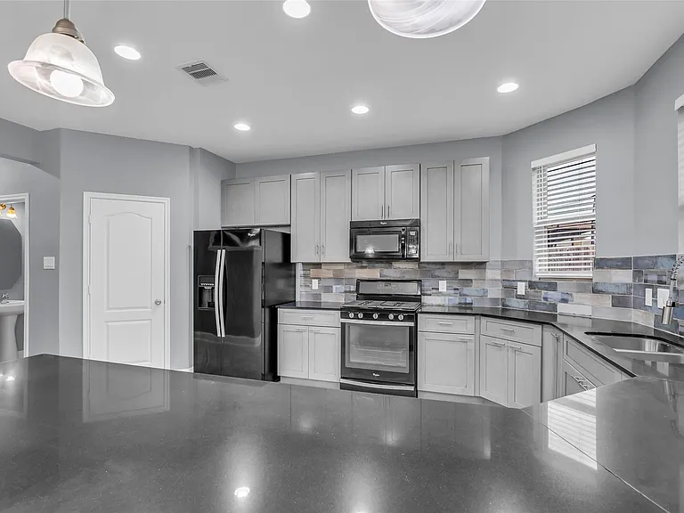 2707 Volute Ct — Photo 14
