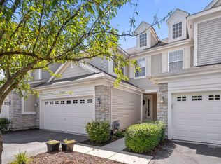 2549 Jamestown Ln, Aurora, IL 60502