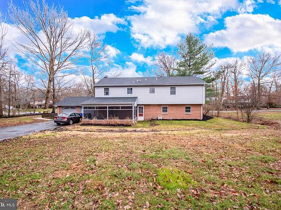 5th image of 700 Clifton Dr