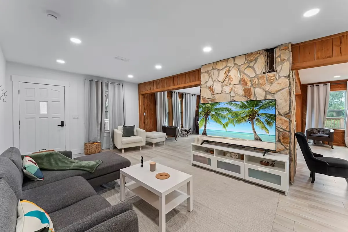 Building Photo - Island View Cir