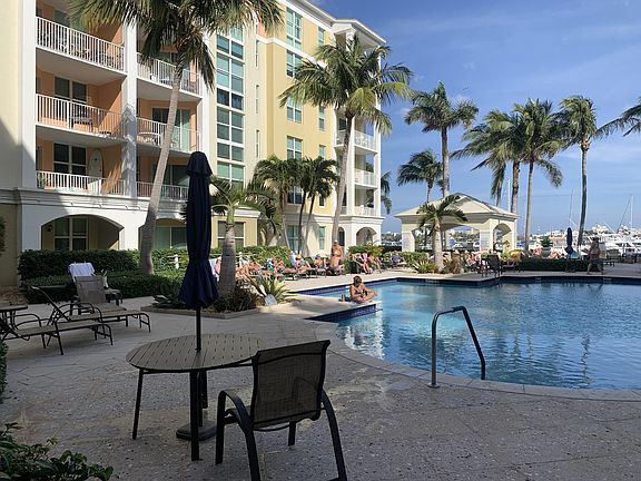 3rd image of 806 Windward Way #111