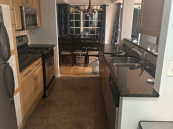 2nd image of 1255 Longacre Ln #1255