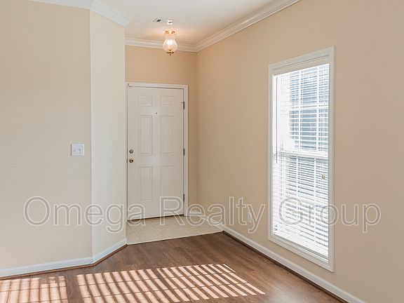 5th image of 521 McGregor Ct