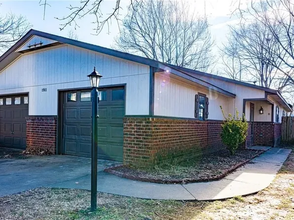 1911 Cypress Pl, Springdale, AR 72762