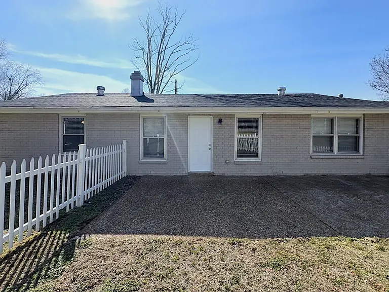 733 Lake Terrace Dr — Photo 6