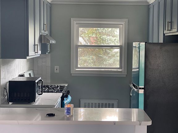 5th image of 137 Rolling St Floor 2