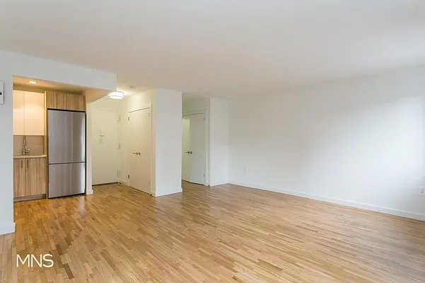 Rented by MNS Marketing | media 4