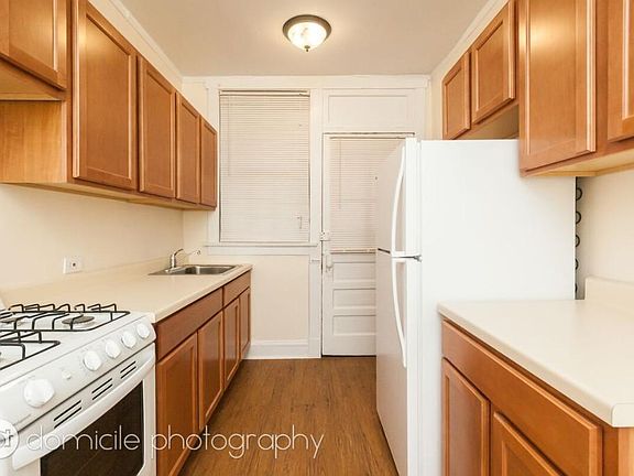 5th image of 2512 N Lincoln Ave
