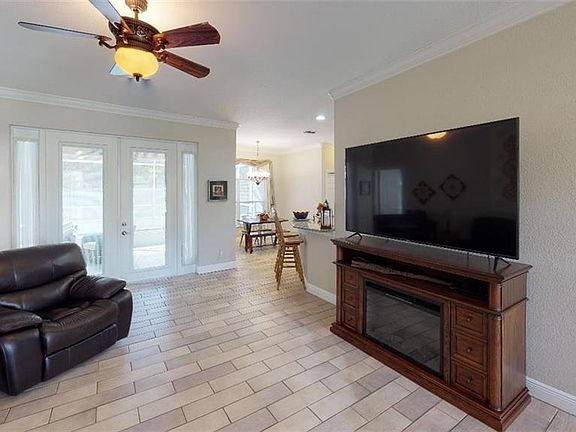 2nd image of 3533 Vaughn Ln