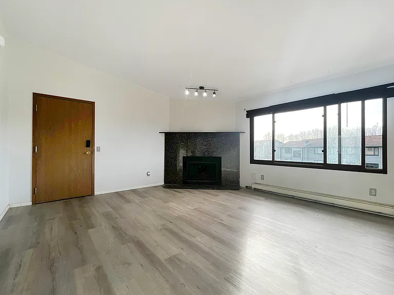 221 McCarrey St #18BUNIT-18 — Photo 6