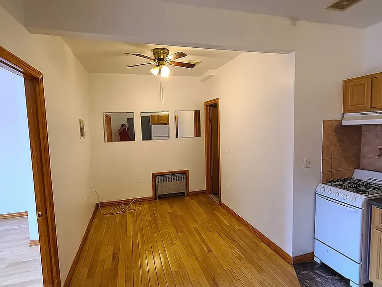 207 Woodpoint Rd #3B — Photo 5