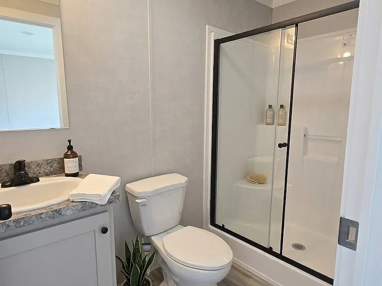 Hillview — Photo 26