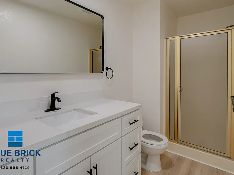 536 E Cypress Ave #301 — Photo 8