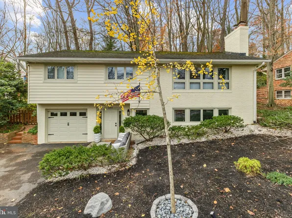 6393 Lakeview Dr, Falls Church, VA 22041