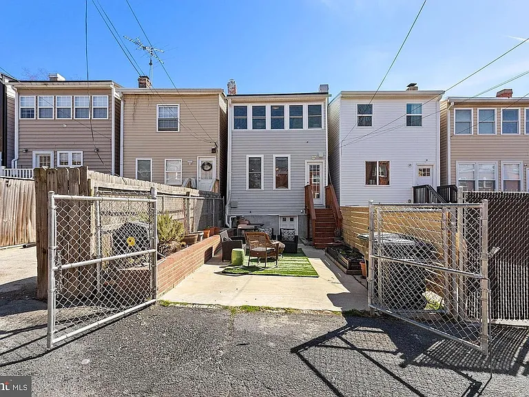 554 23rd Pl NE #1 — Photo 9