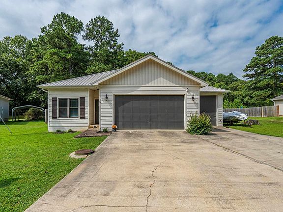 3rd image of 16 Paradise Cir