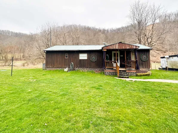 5095 Riggins Run, Salem, WV 26456
