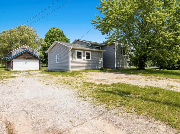 1343 E Duck Lake Rd, Grawn, MI 49637