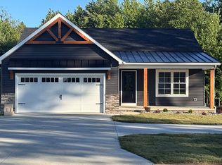 975 Lake Rd, Conneaut, OH 44030