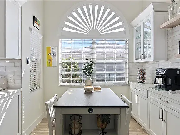160 NE Twylite Ter — Photo 16