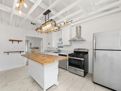 1139 N Summit Ave, Pasadena, CA, 91103