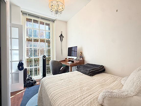 5th image of 516 E 78th St APT 4G