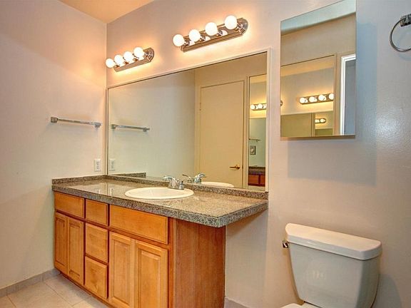 3rd image of 962 Kiely Blvd Unit B