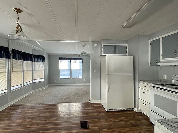 3rd image of 3738 Spinnaker Dr