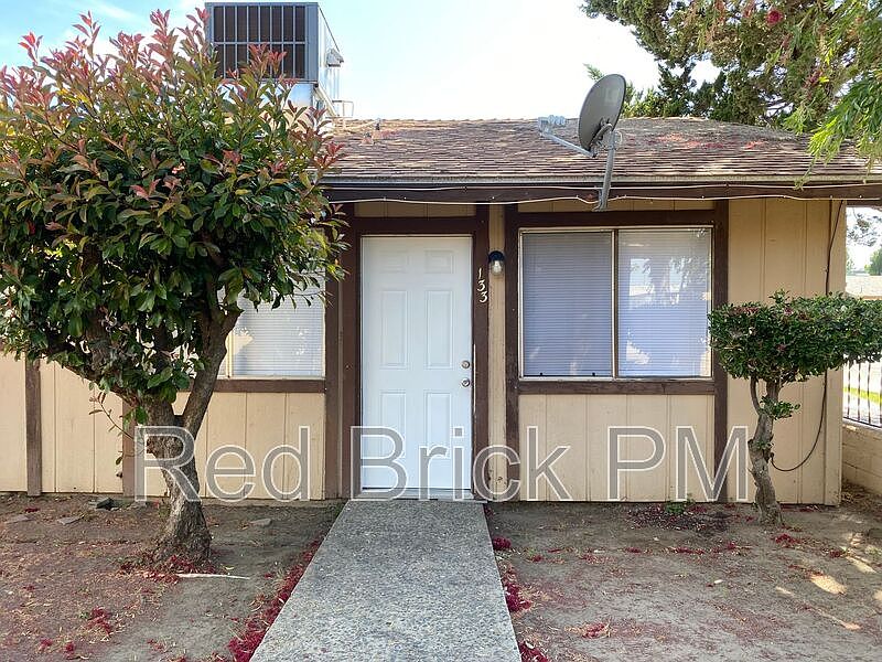1st image of 133 Kings Ave