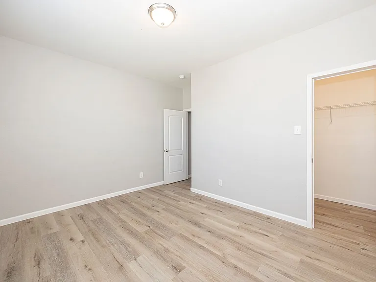 208 Harvey St — Photo 12