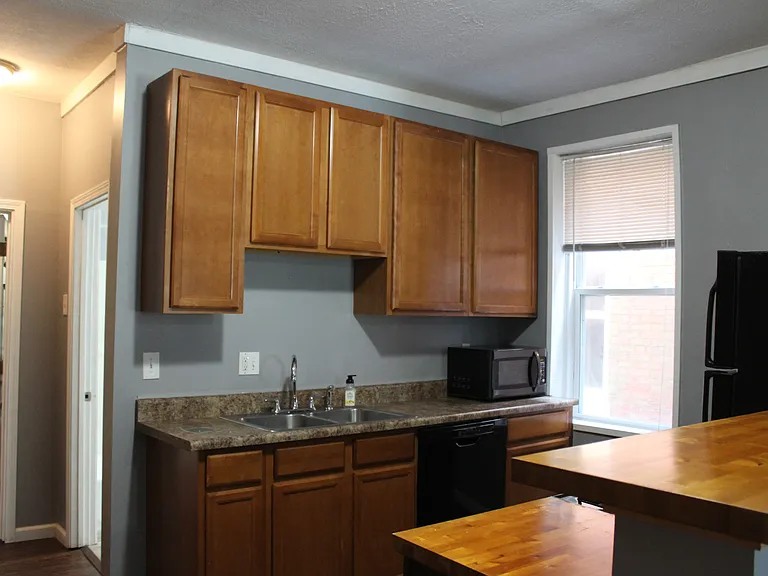 4261 Russell Blvd — Photo 17