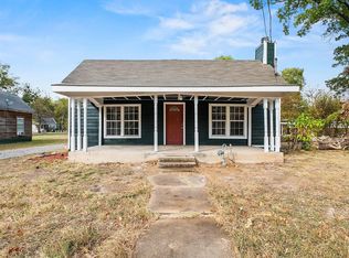 1008 W 10th St, Bonham, TX 75418