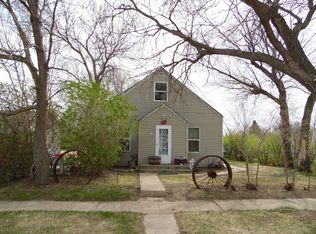 308 Main St, Grenora, ND 58845
