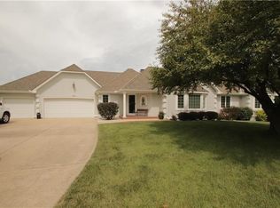 834 SW 163rd St, Lees Summit, MO 64082