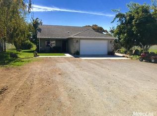 7401 Crane Rd, Oakdale, CA 95361