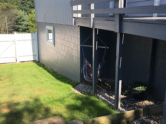 3rd image of 107 Warren Ave