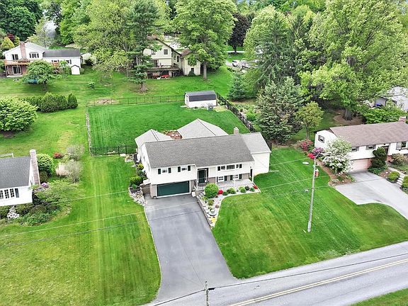 3rd image of 230 Edgewood Dr