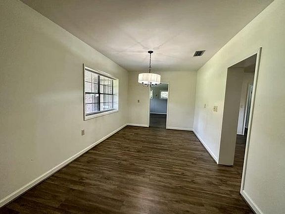 4th image of 82 Twin Lakes Dr