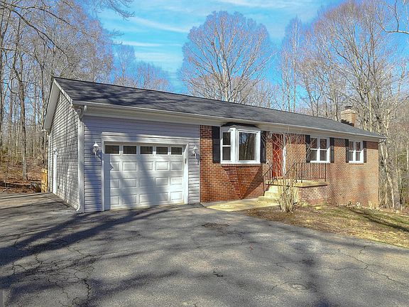 3rd image of 36950 Lakeland Dr