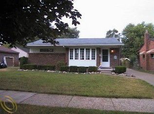18633 Lexington, Redford, MI 48240