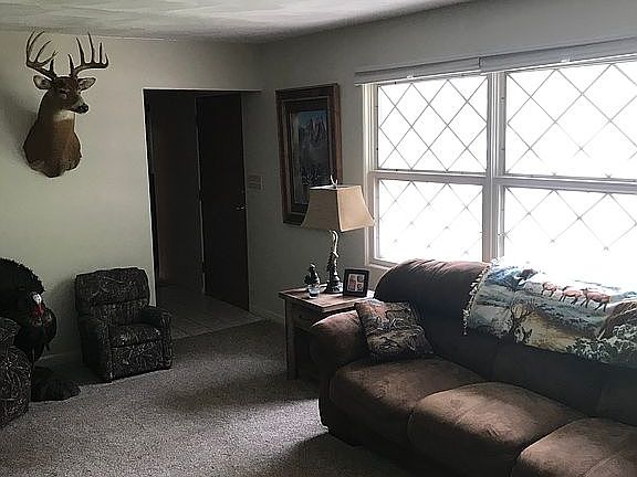 5th image of 409 Walnut St