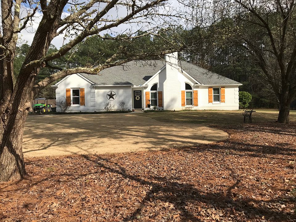 2nd image of 290 Huckaby Rd