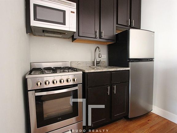 5th image of 4616 N Paulina St #4614212