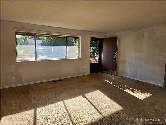 4th image of 4751 Haplin Dr