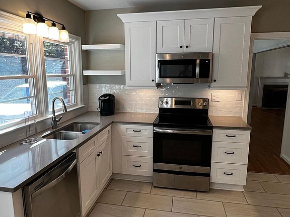 Newly remodeled kitchen.