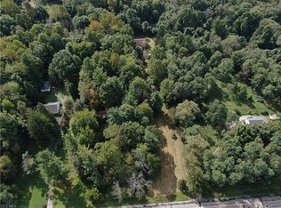10793 Washington St, Chagrin Falls, OH 44023